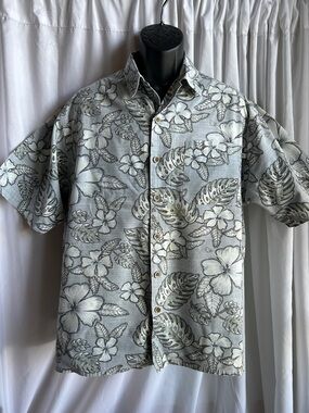 Maui and Sons Gray Floral Short-Sleeve Button-Down Shirt